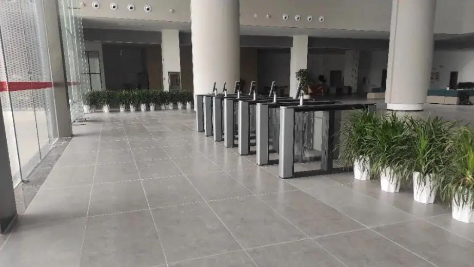 Inteligentne bramy wejściowe do bibliotek