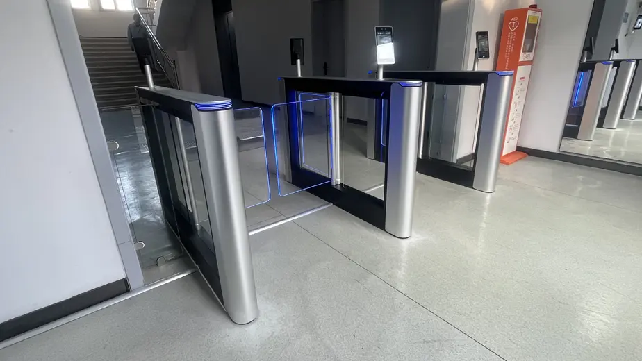 Obrotowa bariera dla budynków biurowych